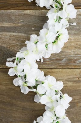 How to Clean White Silk Flowers: A Comprehensive Guide and the Art of Preserving Memories