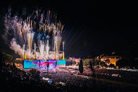  Vinnie Pazza의 로마 콘서트: 이탈리아 슈퍼스타의 열정과 팬들의 함성